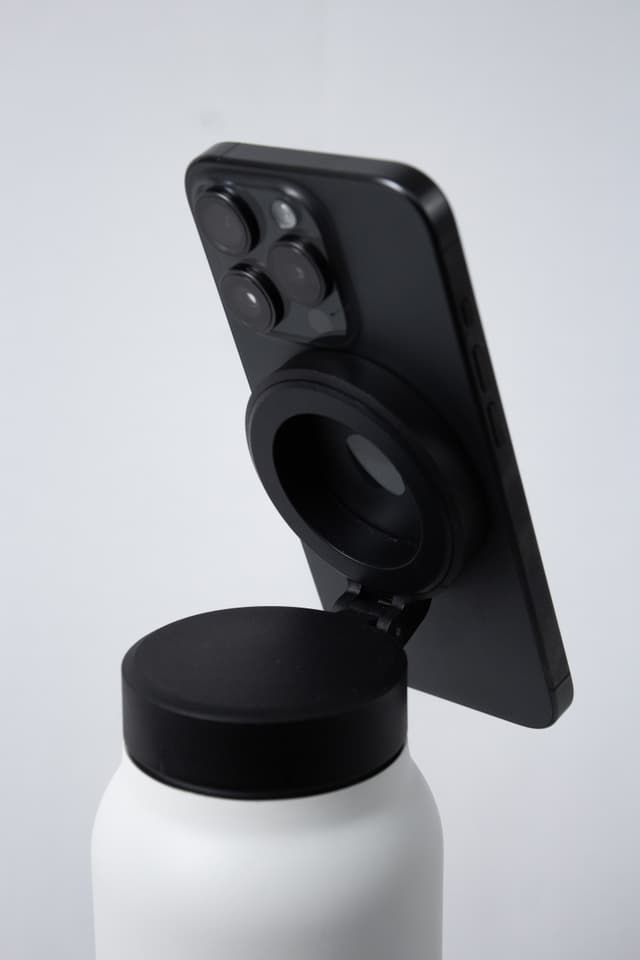 MAGNETIC WHITE BOTTLE thumbnail 2